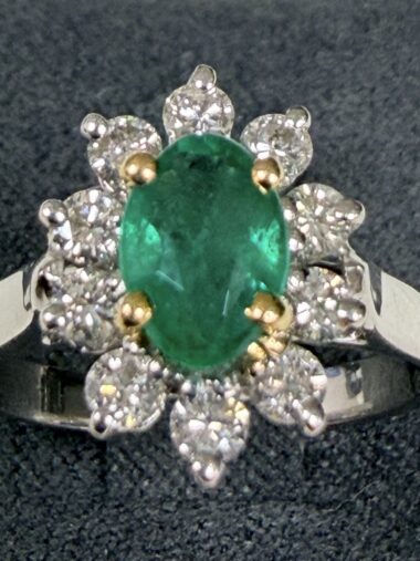 Bague Marguerite Emeraude et Diamants