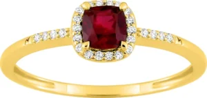Bague empierrée taille 54 rubis synthétique diamant synthétique f-vs 0.08ct or 375/1000 jaune centre coussin