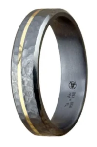 Alliance taille 62 Fusion Odin 5 mm en tantale 999/1000 et or 750/1000 martelé